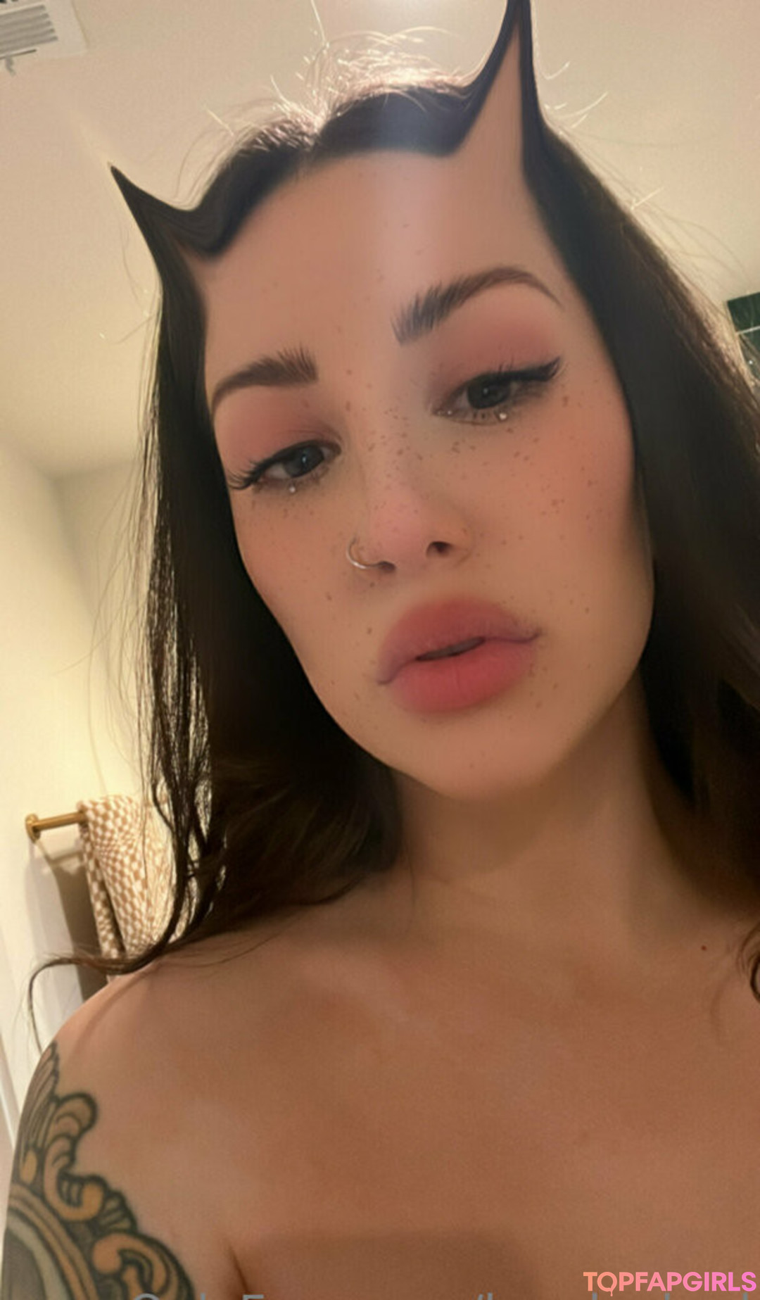 Lunaluvbad pornstar adult pics
