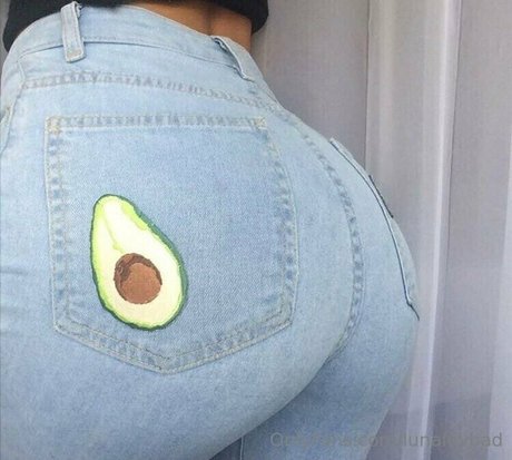 Lunaluvbad exclusive model photo