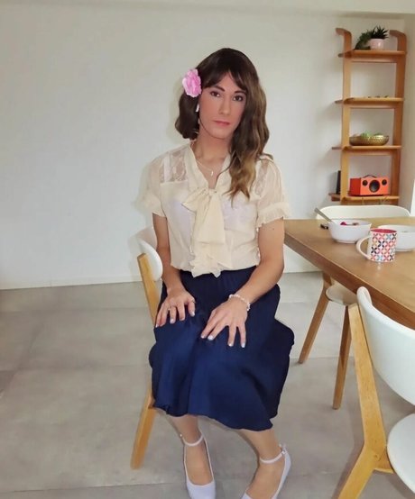 Jennifer London sexy actress photos