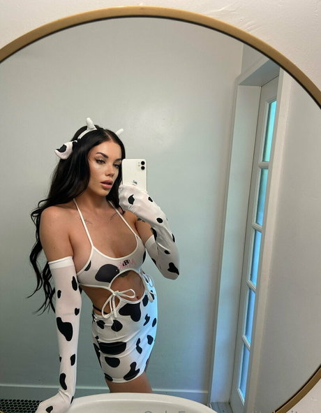 itssaraxo perfect pornstar galleries