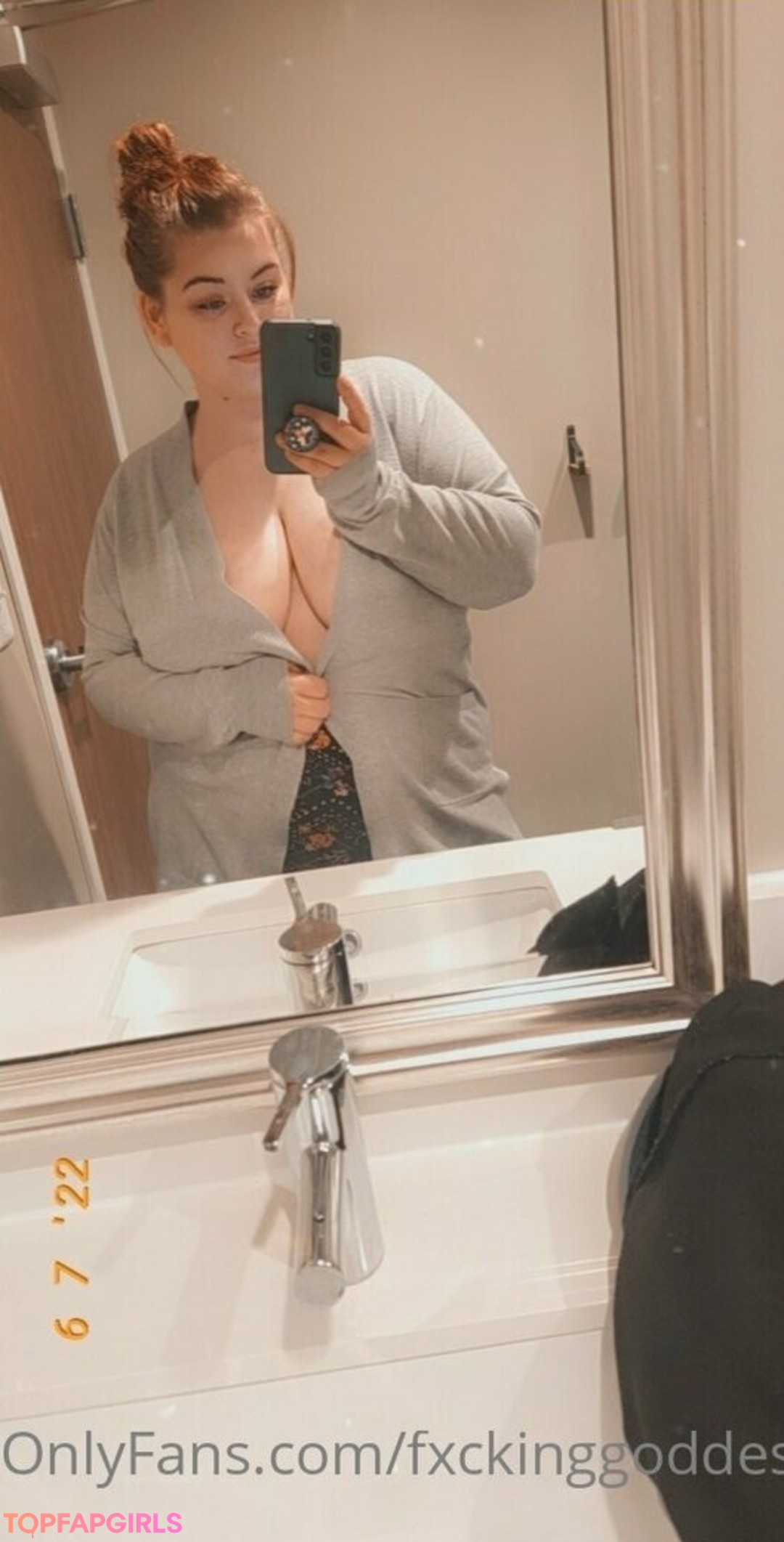 fxckinggoddes top profile image