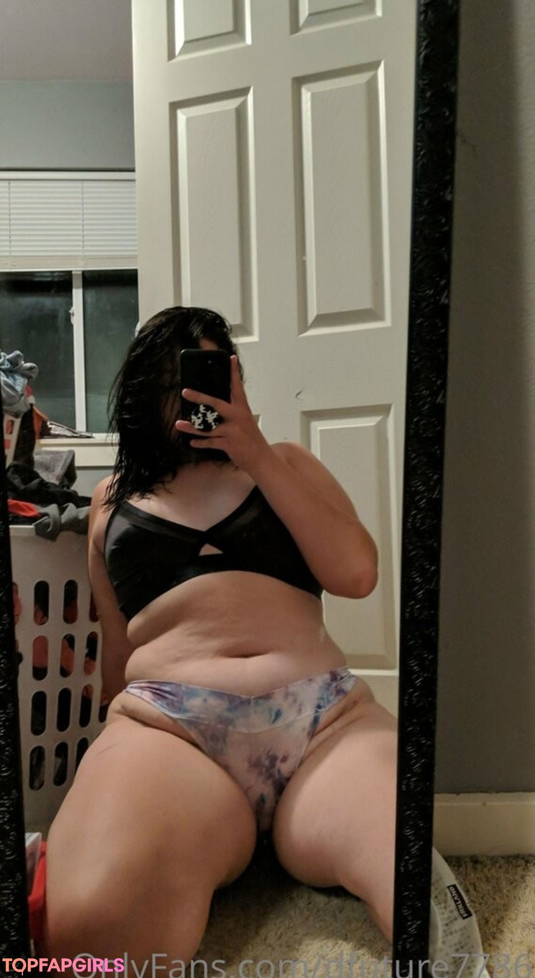 lesbian fisting onlyfans porno photo