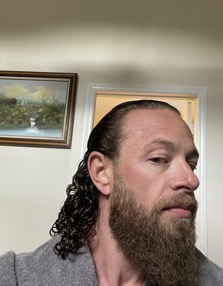 bradnewman model hd img