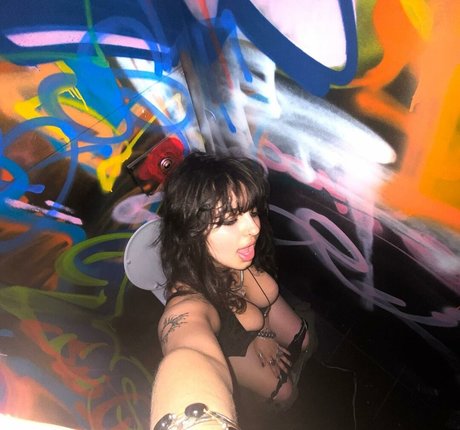 Maddy Adderley exclusive model image