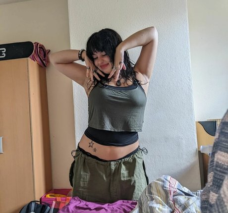 Maddy Adderley hd model pic