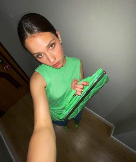 teen topless onlyfans sexy picture