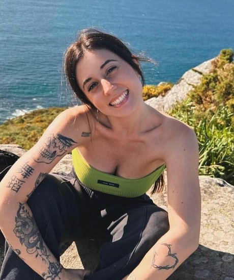 dark skin onlyfans beautiful picture