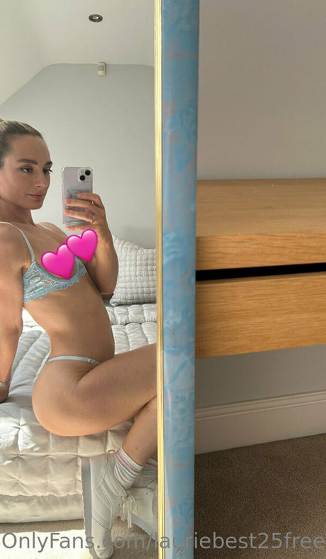 lauriebest model naked photos