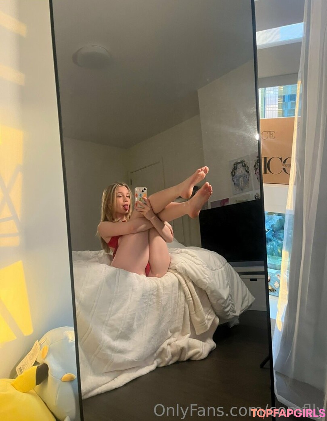 Comflly star sexy photo