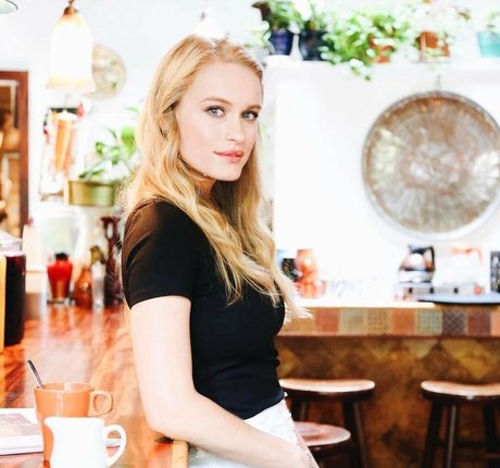 Leven Rambin star nude pics