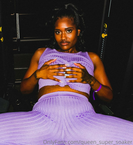 queen super soaker model pretty pics