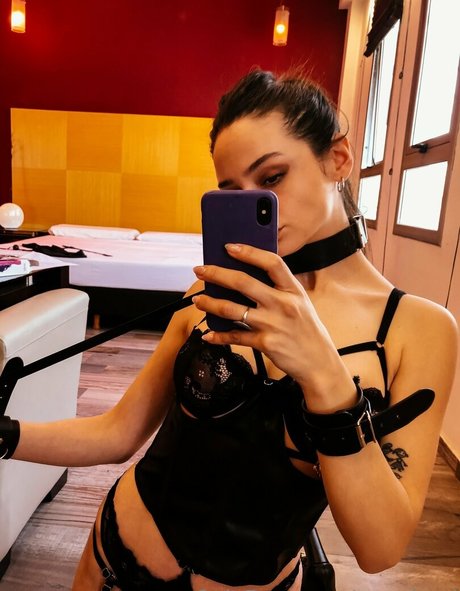 rosedomi top profile image