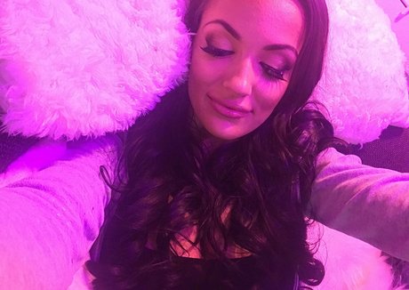 sofiryanxoxoxo star pornographic photos