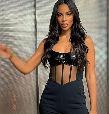 milf strip onlyfans nudes photo