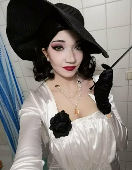 lunagogoo star naked image