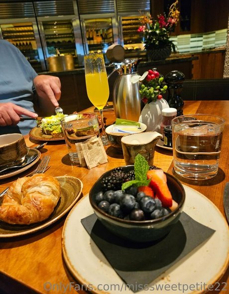 misssweetpetite22 model free photo