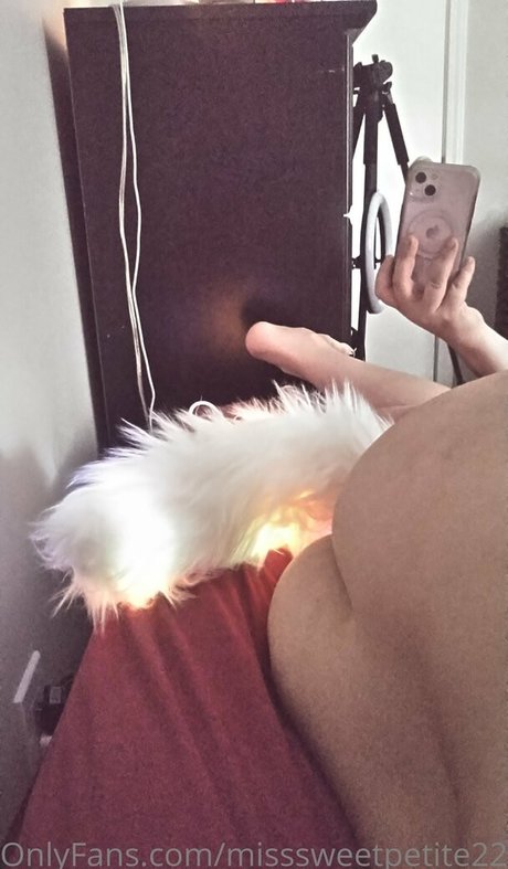 misssweetpetite22 nude model photos