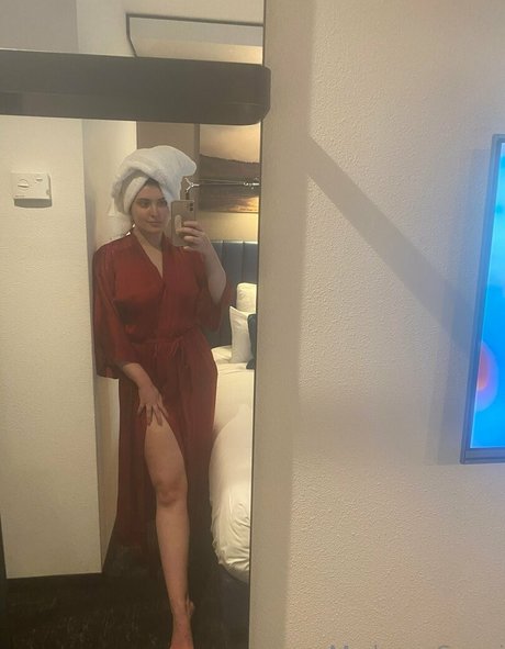 pretty ebony onlyfans top photos