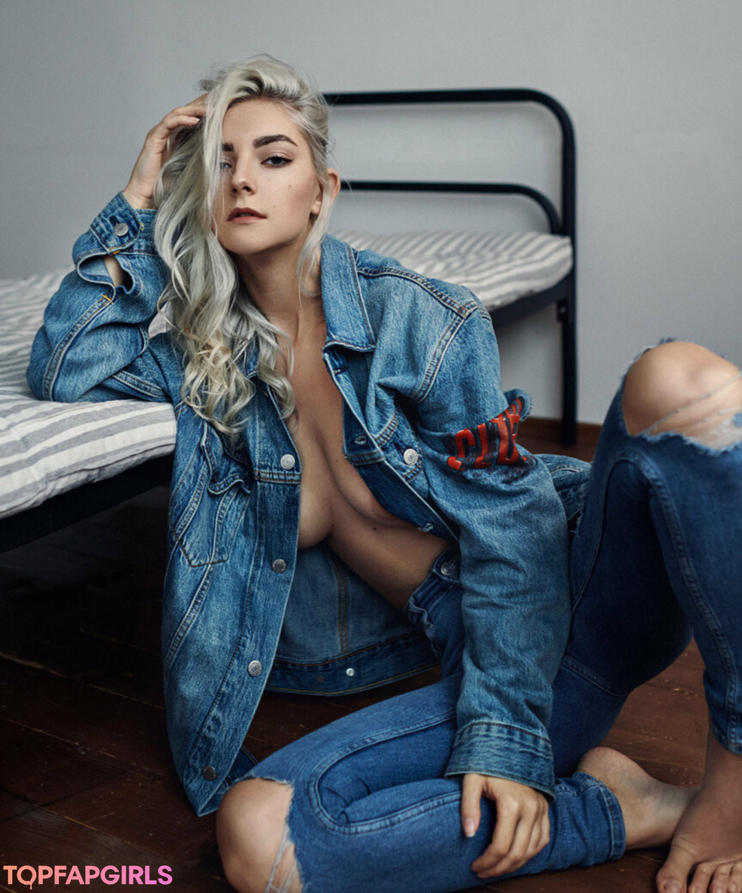 evaelfiefree erotic model img