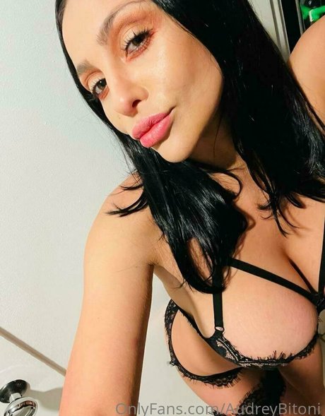 audreybitoni naked pornstar picture