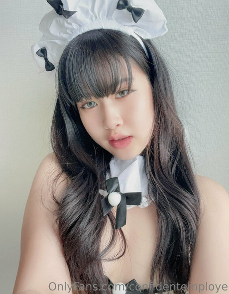 confidentemploye model beautiful photos