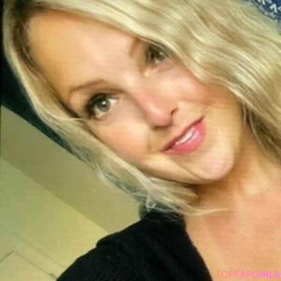 SexyStacysMom exclusive actress archive