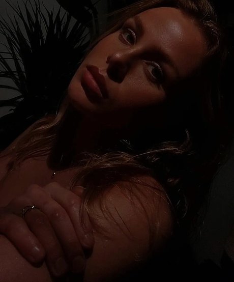 Sophie Pettifer star nude pictures