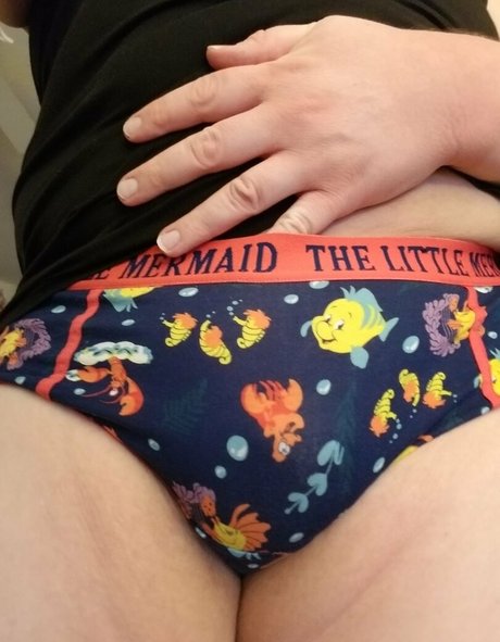 allisonbites model naked photos