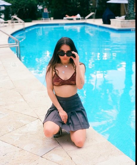 Esther Povitsky pornstar nude pic