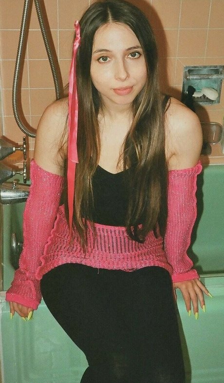 Esther Povitsky hd pornstar img