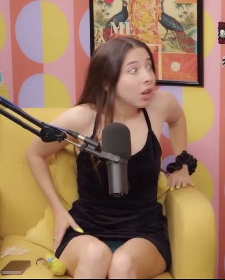 Esther Povitsky model art pics