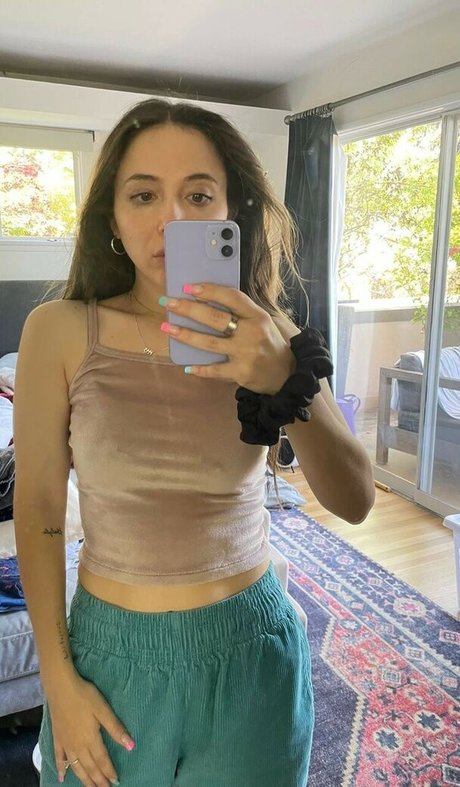 Esther Povitsky nude model galleries