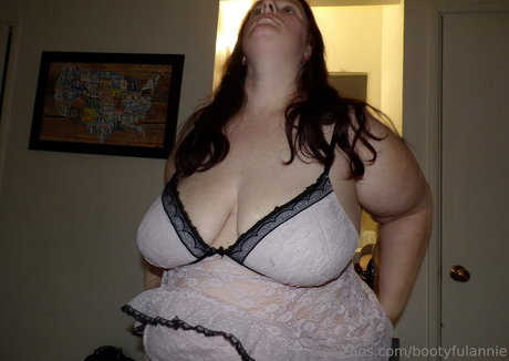 bootyfulannie high quality model pic