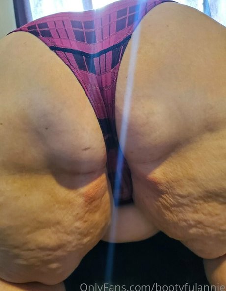 bootyfulannie naked pornstar pics