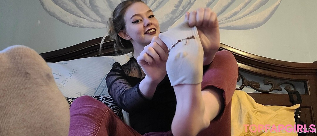 sativaskies star sexy pictures