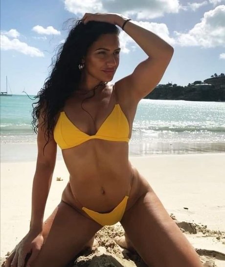 Chantelle Winter model sex images