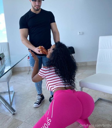 britliv nude model img