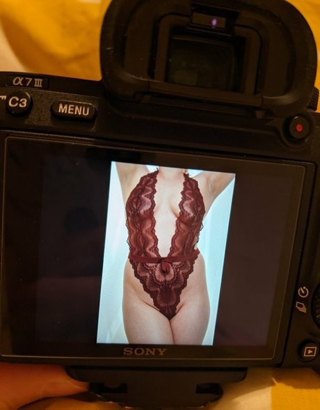 Elysia Griffin sexy actress pic