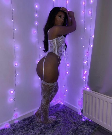 Elise Clayton sex actress photo