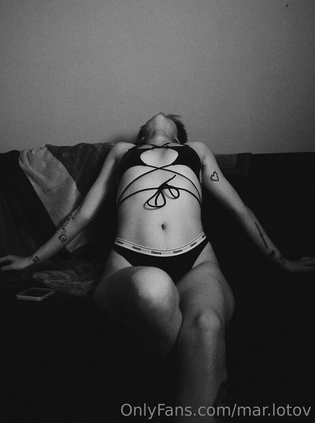 blonde masturbation onlyfans top img