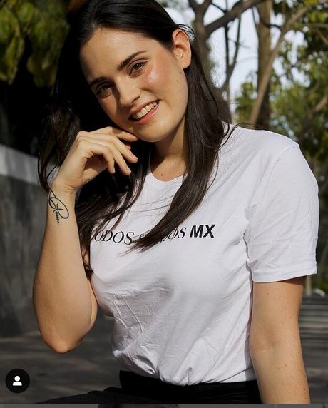 hot blonde onlyfans top pictures