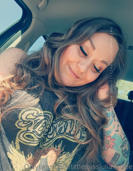 littlemissjuliaxxfree exclusive pornstar photos