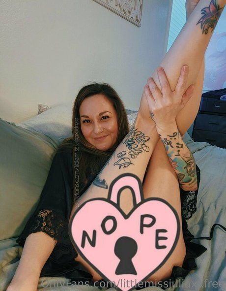 littlemissjuliaxxfree pornstar naked archive