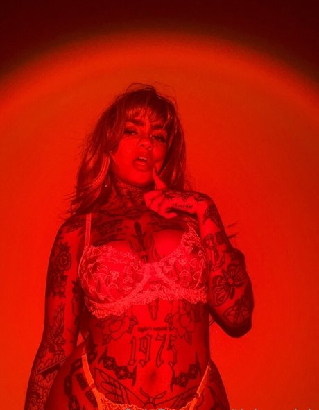 tiuhmariuh star high quality pictures