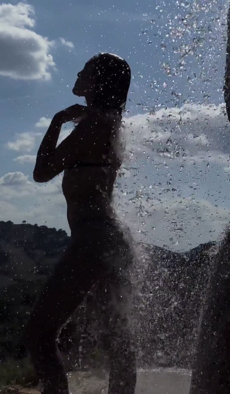 Shanti Tan naked actress photo