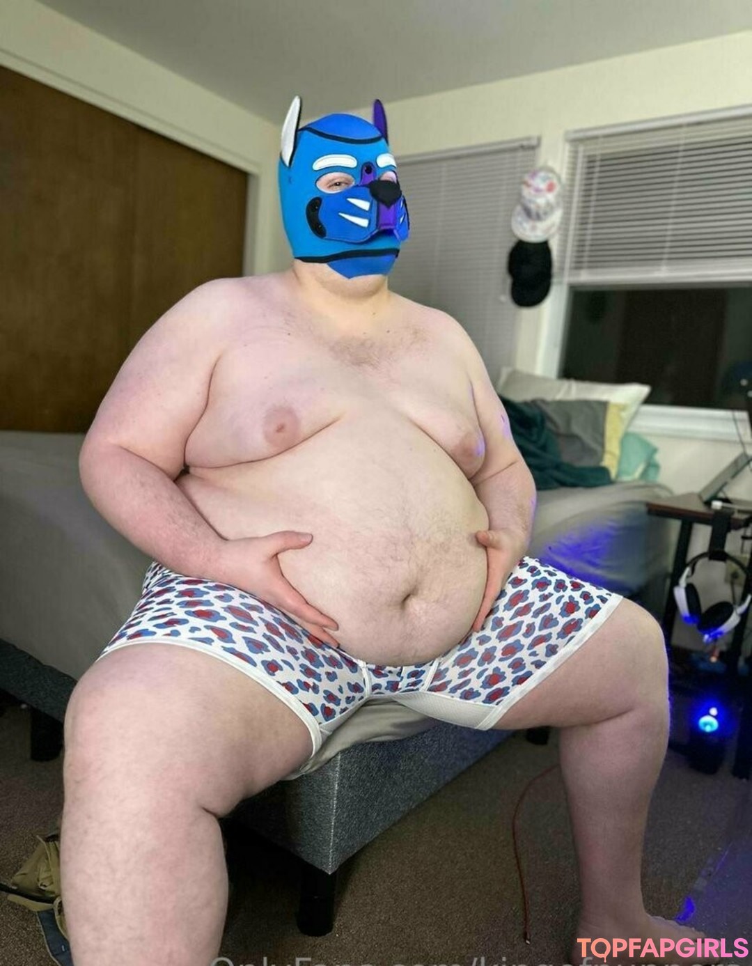 kingofpuppers adult model img
