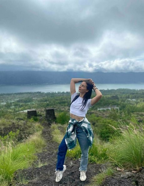 evelinaqueen model adult pics