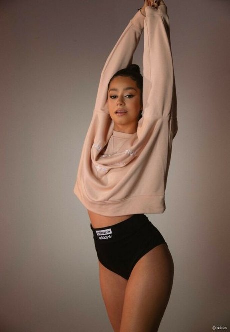 Lena Situations pretty actress pics