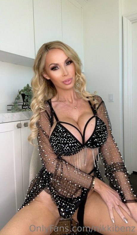 nikkibenz pornstar nude images