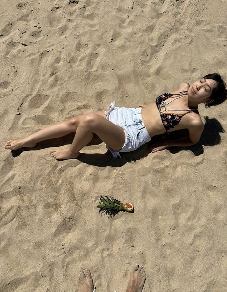 Ana Hikari porn model pictures